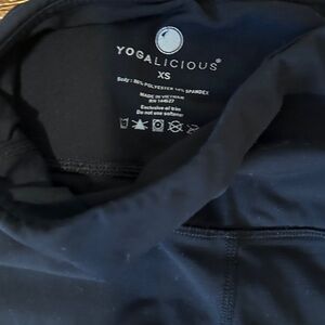 Black yoga leggings
